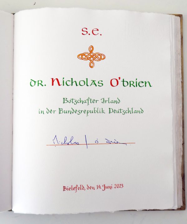 Goldenes Buch_Irischer Botschafter Goldenes Buch_Irischer Botschafter